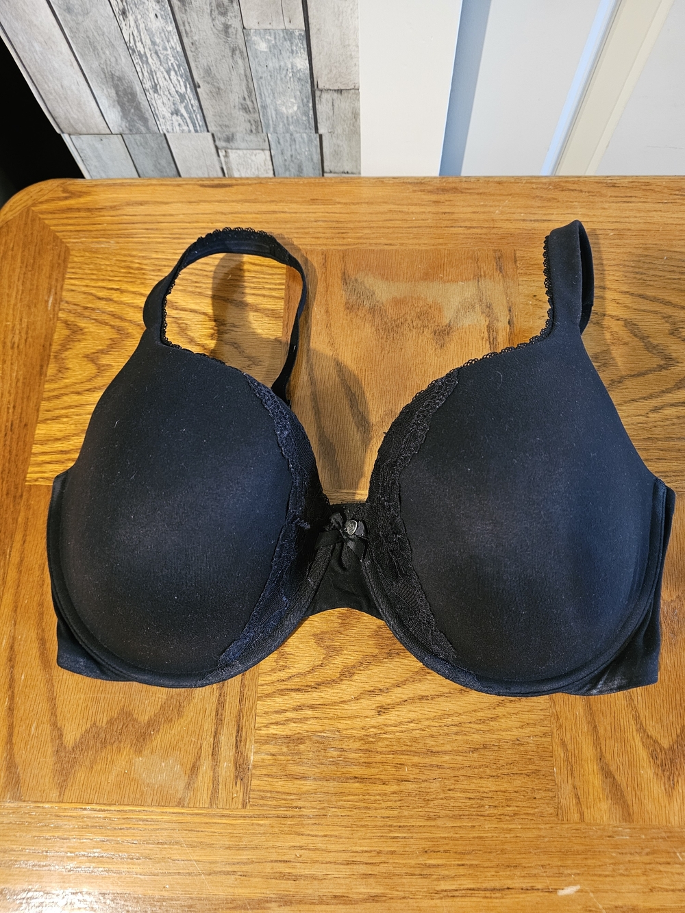 Victoria's Secret Black Lace-Trim Body By Victoria Bra 38 DDD